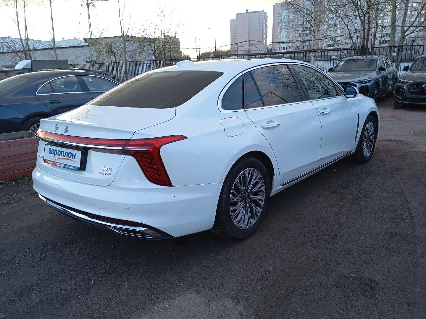 Hongqi H5,  153 172 км, 2023 года в лизинг