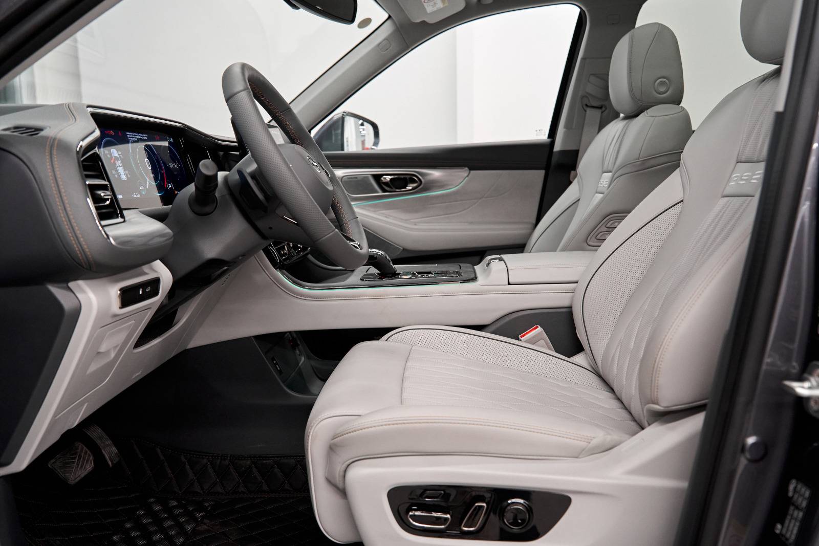 GAC GS8 GX Premium 2.0 8AT 4WD