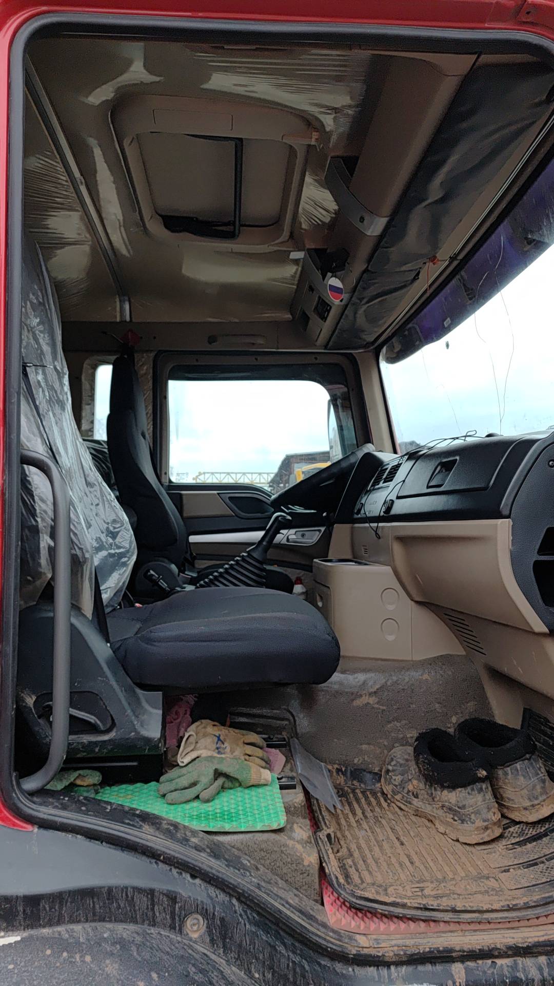 HOWO ZZ3317V386GE1 8х4,  242 233 км, 2023 года в лизинг