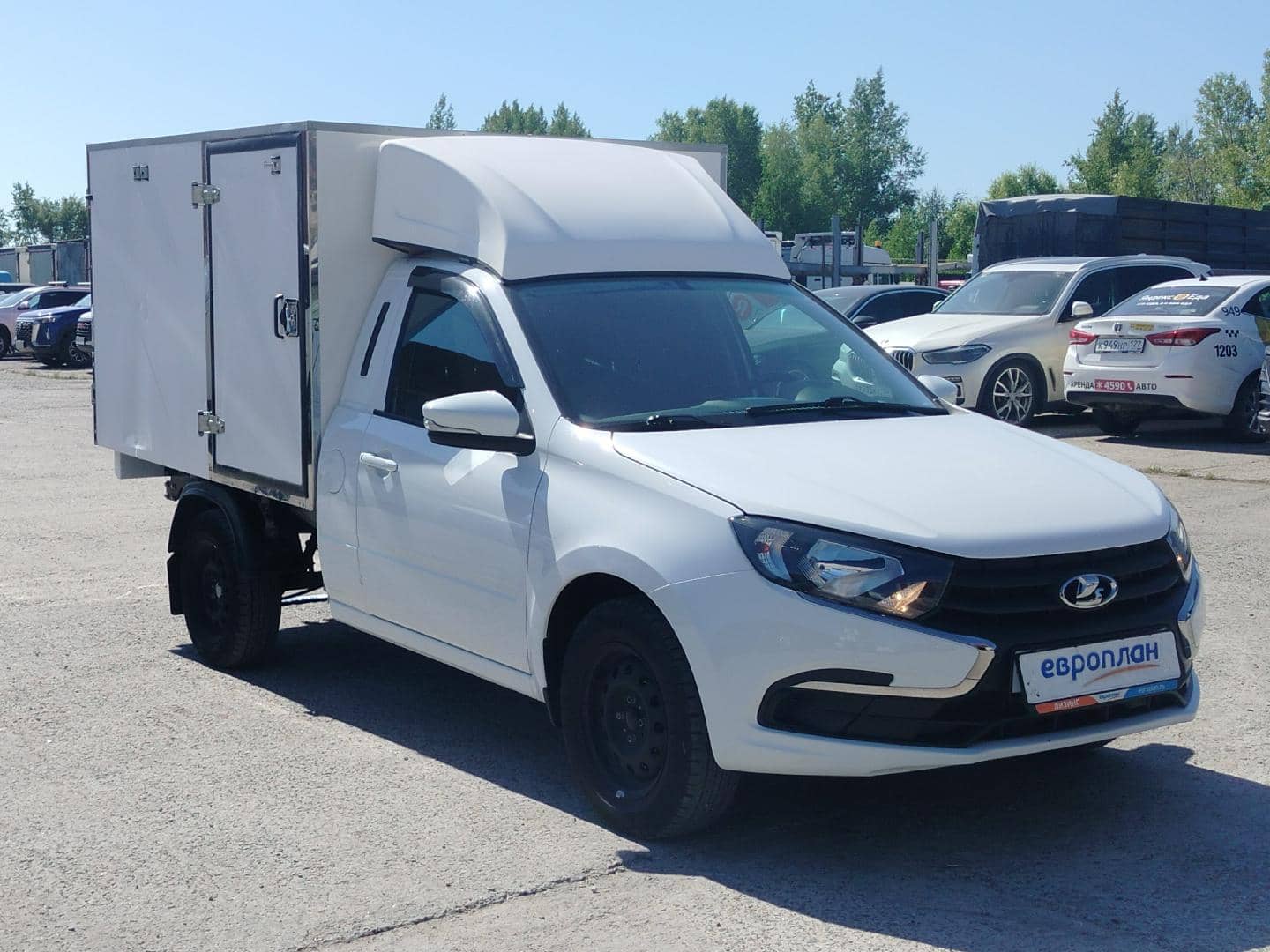 Lada Granta фургон,  31 740 км, 2023 года в лизинг