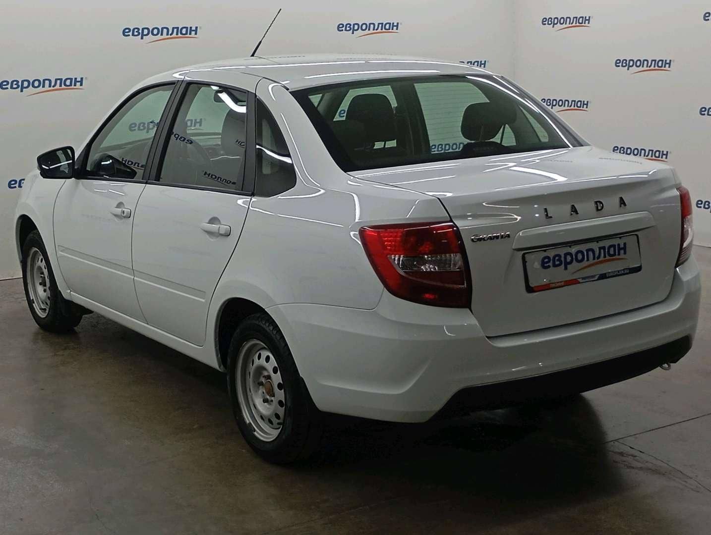 Lada Granta седан,  125 952 км, 2024 года в лизинг