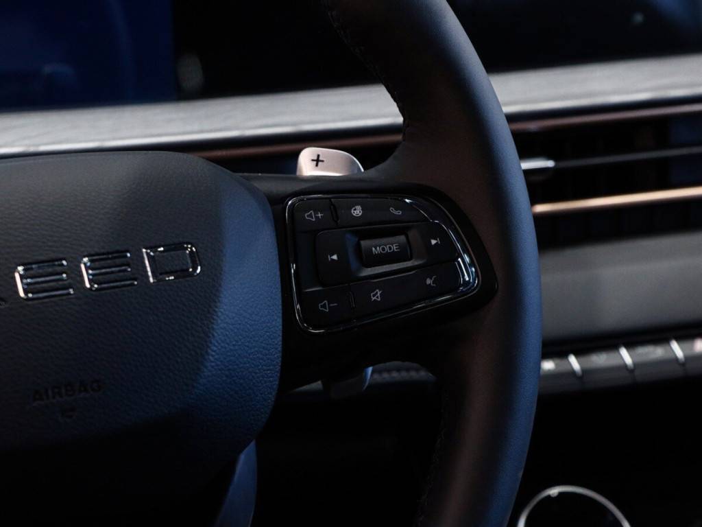 EXEED LX Prestige Plus 1.5T CVT 2WD