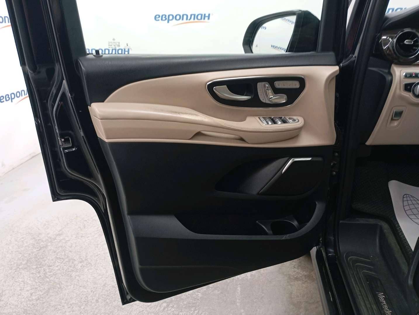 Mercedes-Benz V,  249 307 км, 2021 года в лизинг