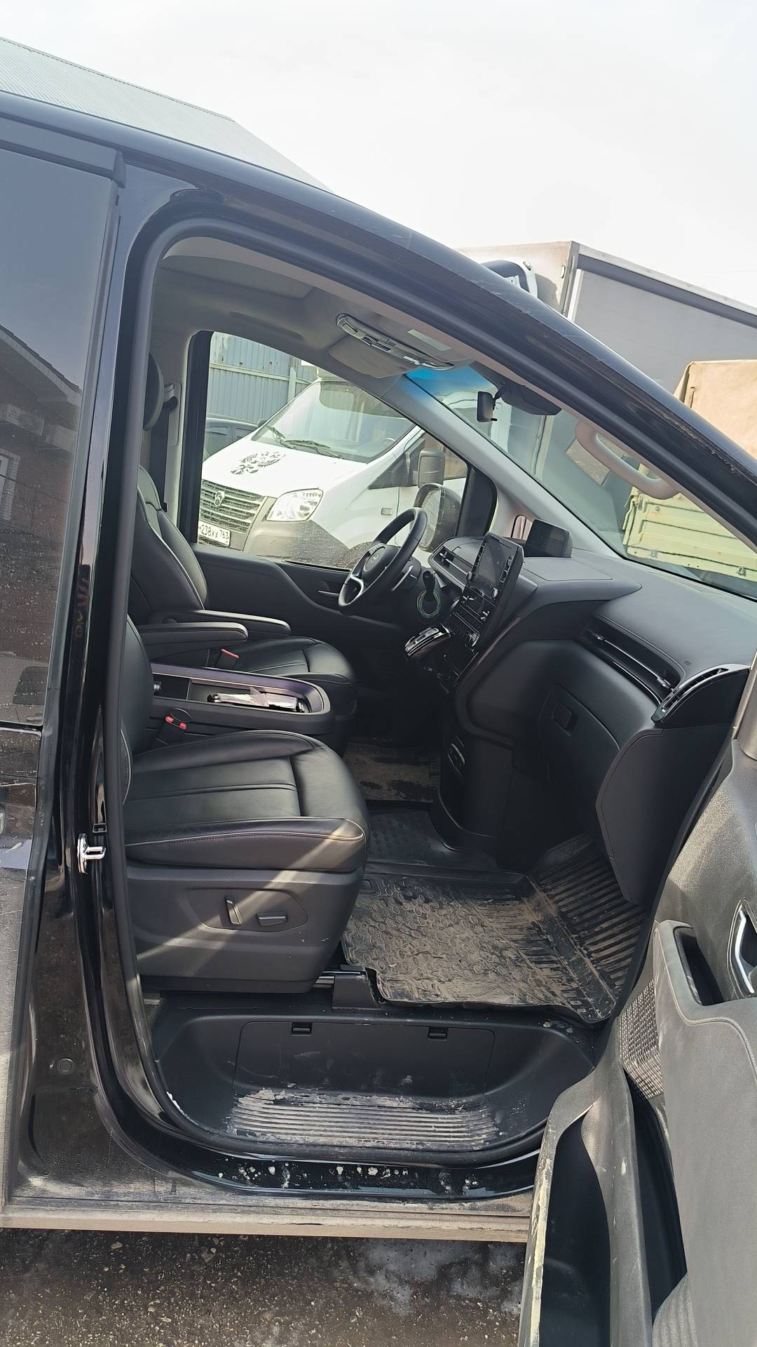 Hyundai Staria,  51 283 км, 2024 года в лизинг