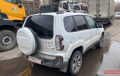 Lada Niva Travel