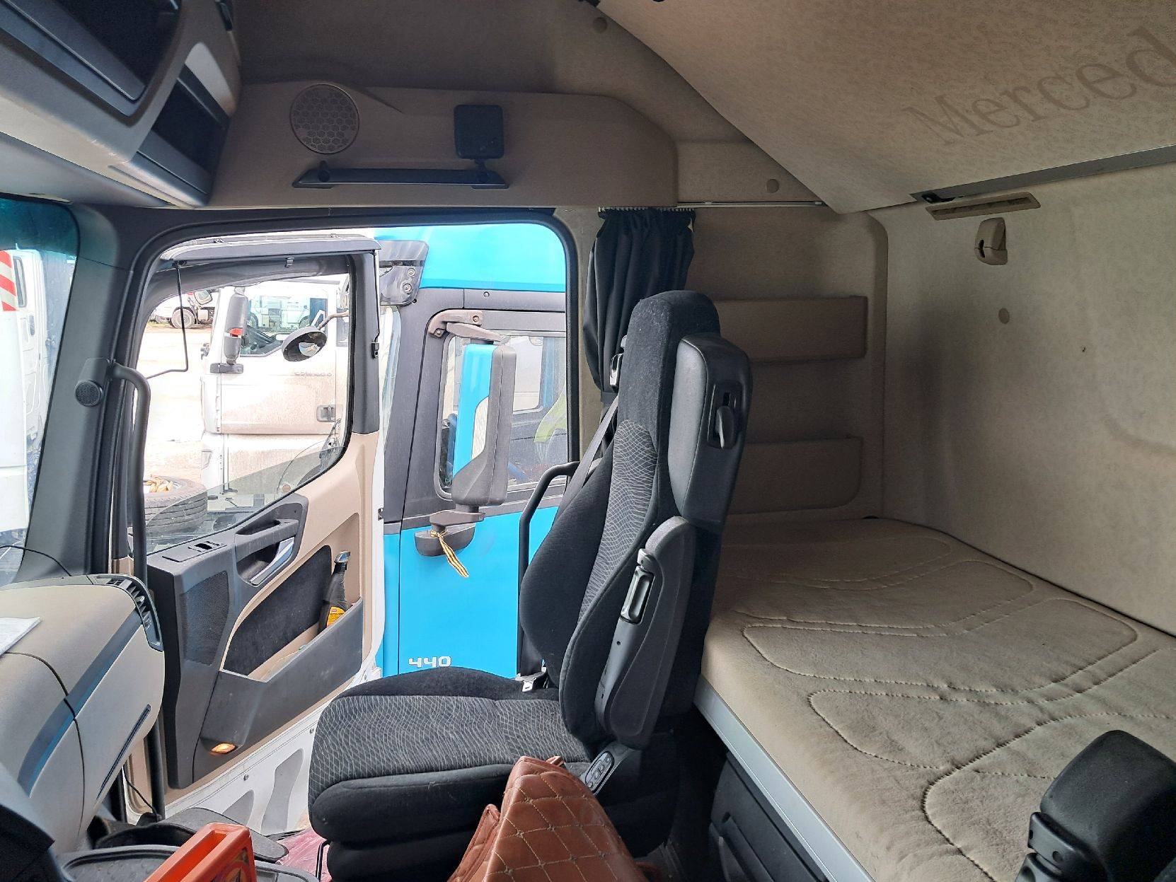 Mercedes-Benz Actros 5 1851 LS 4x2 (BigSpace),  682 338 км, 2021 года в лизинг