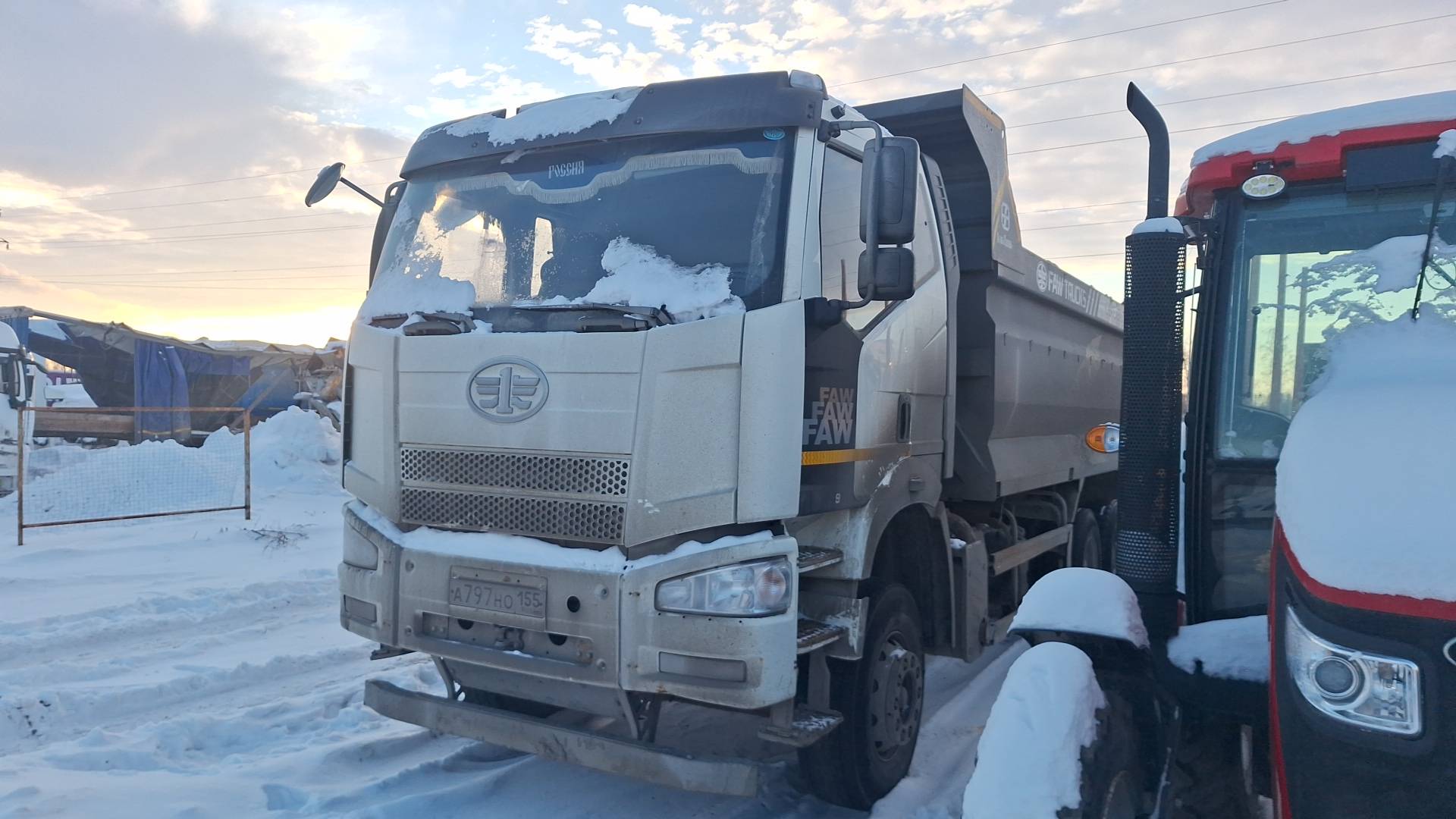 FAW CA3250P66K24T1E5 6х4,  173 630 км, 2022 года в лизинг