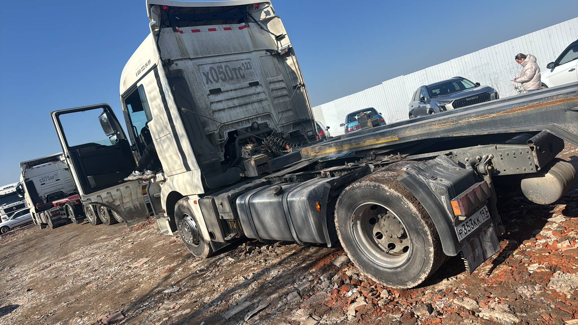 Sitrak C7H 4x2 ZZ4186V361HE,  301 646 км, 2022 года в лизинг