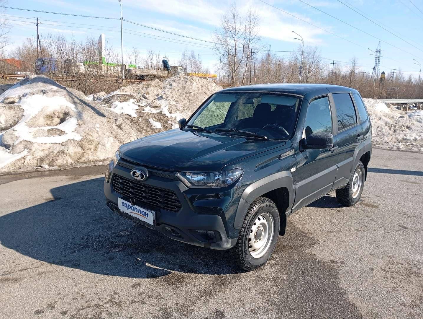 Lada Niva Travel
