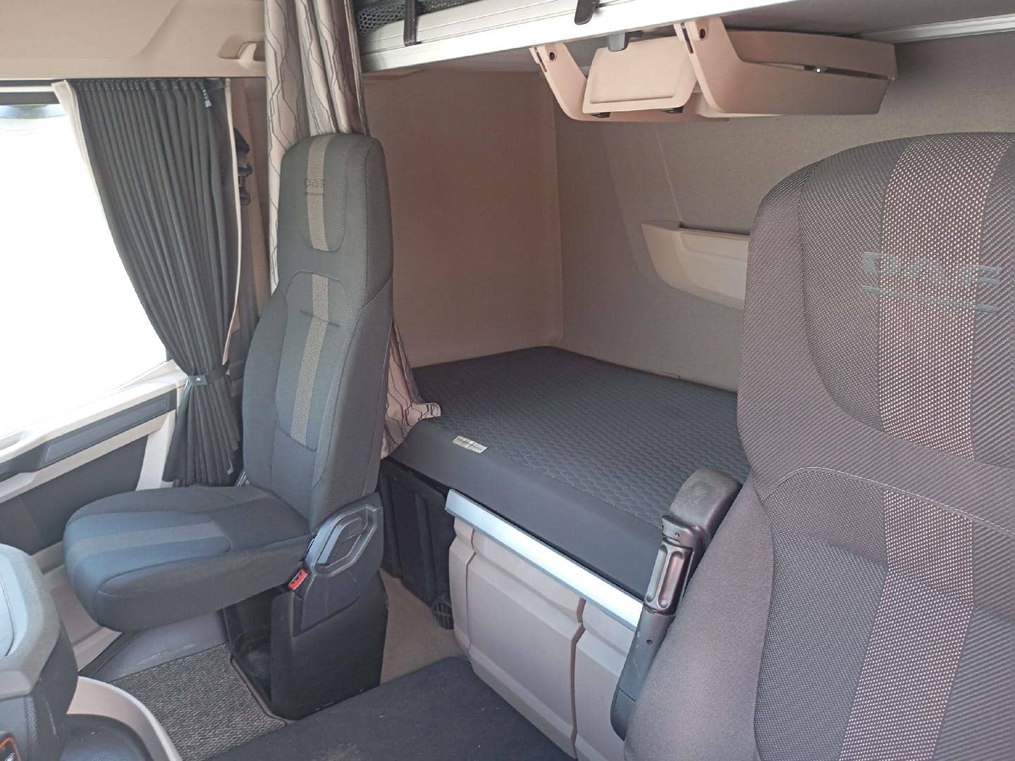 DAF XG 480 FT 4x2,  408 915 км, 2023 года в лизинг