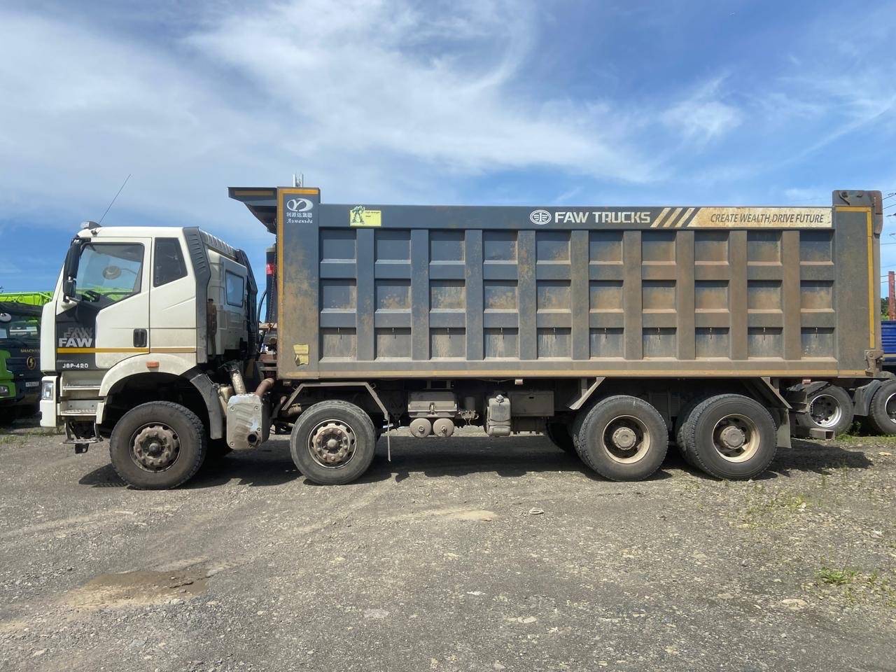 FAW CA3310P66K24T4E5 8х4,  141 538 км, 2022 года в лизинг