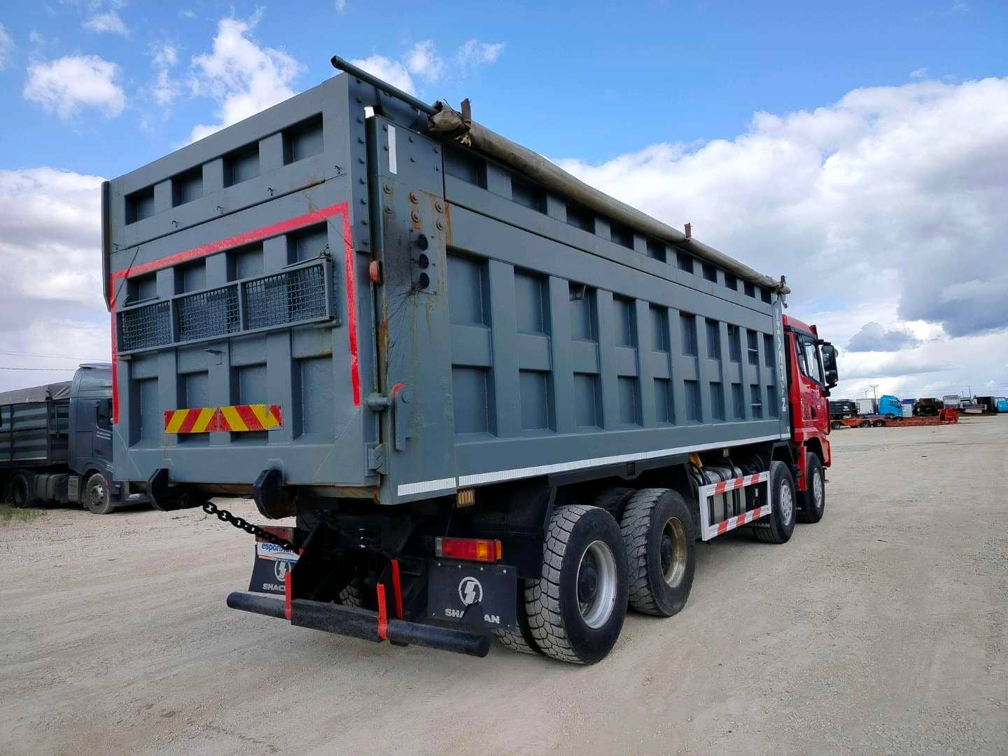Shacman SX3316DV366,  225 062 км, 2022 года в лизинг