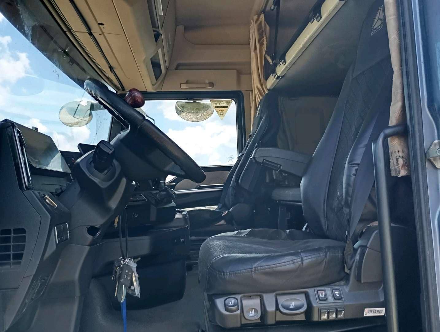 Sitrak С7Н MAX 6×4 ZZ4256V364HE,  360 000 км, 2023 года в лизинг