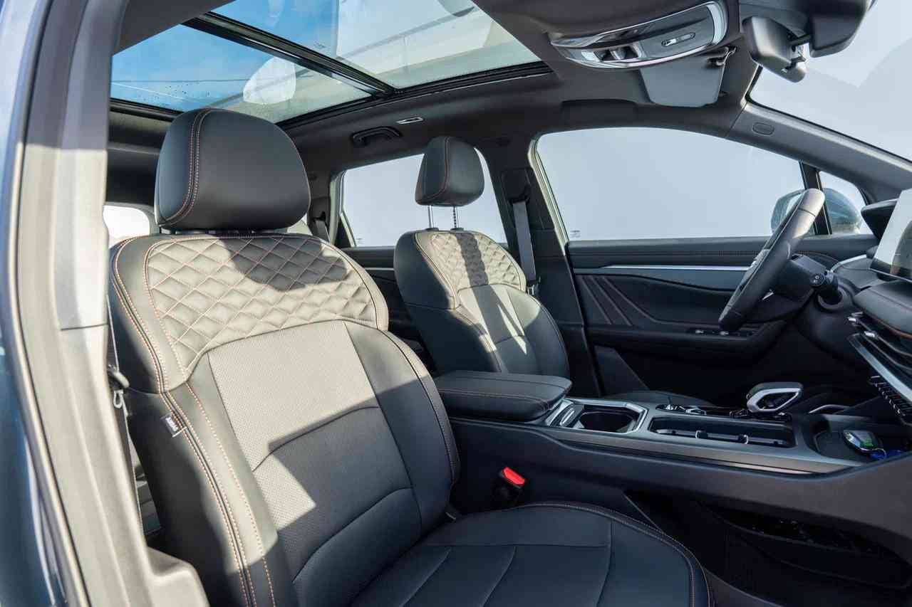 Geely Okavango Flagship 2.0T 7DCT 2WD