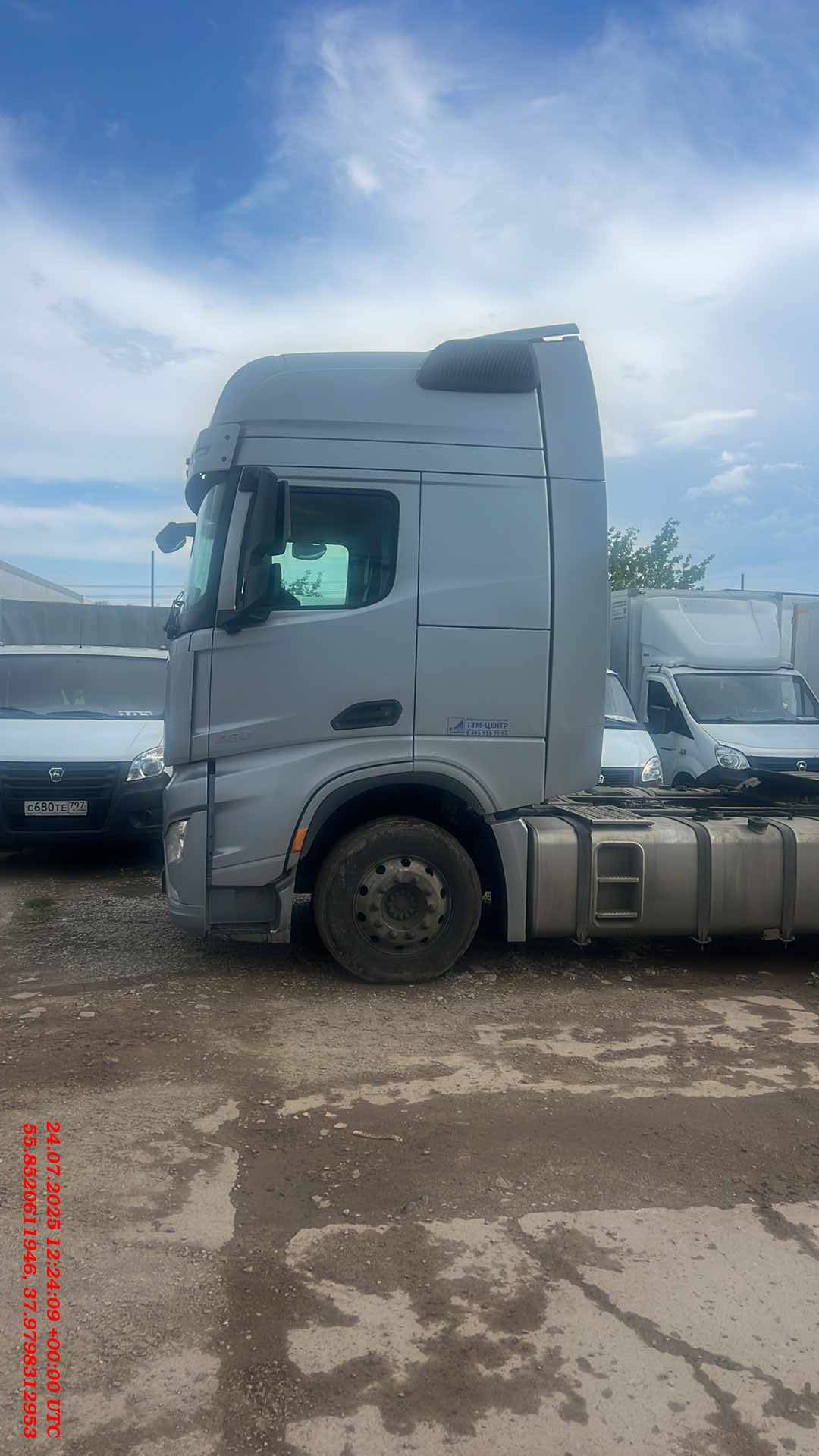 Shacman SX4188YY381,  586 210 км, 2023 года в лизинг