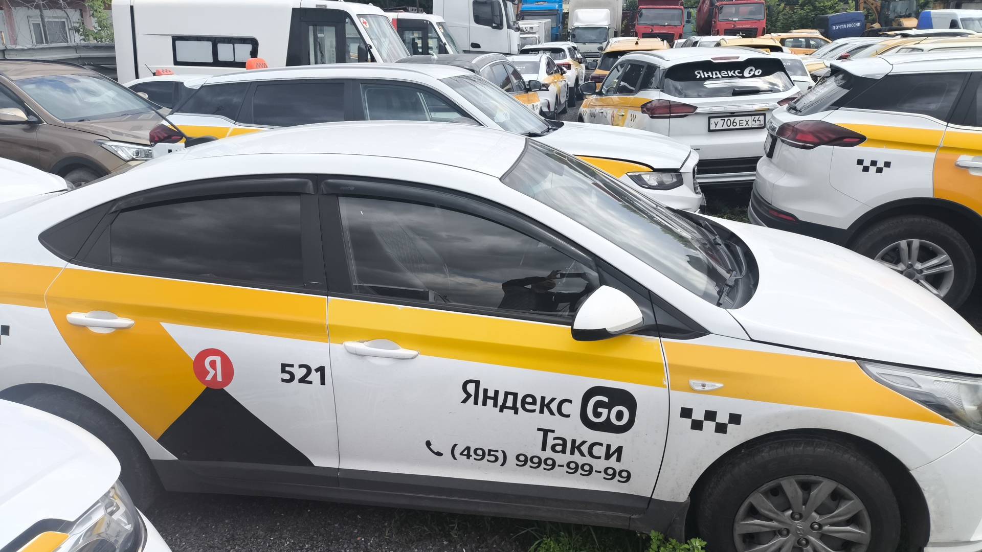 Hyundai Solaris,  219 880 км, 2021 года в лизинг