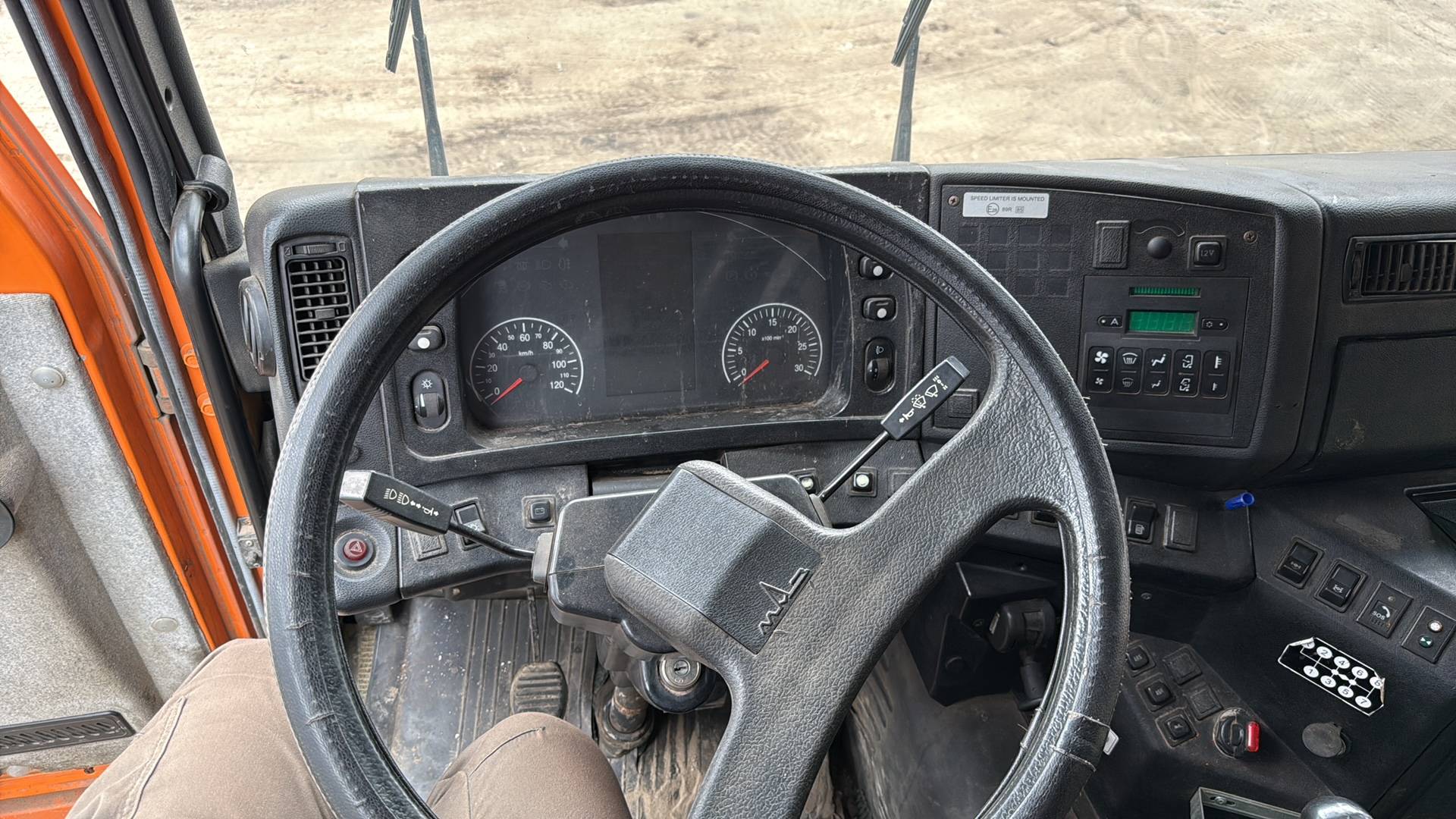 МАЗ 6501C9-8520-005,  100 000 км, 2020 года в лизинг