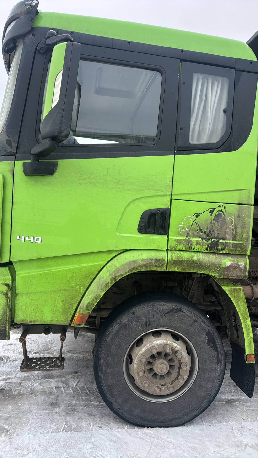 Shacman SX33186W366C,  128 683 км, 2023 года