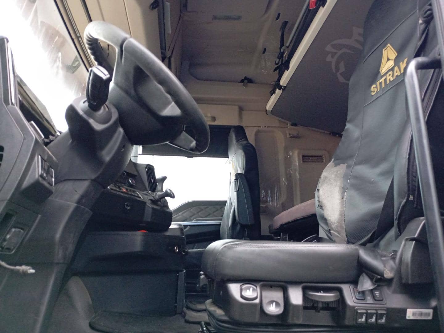 Sitrak С7Н MAX 6×4 ZZ4256V364HE,  200 951 км, 2024 года в лизинг