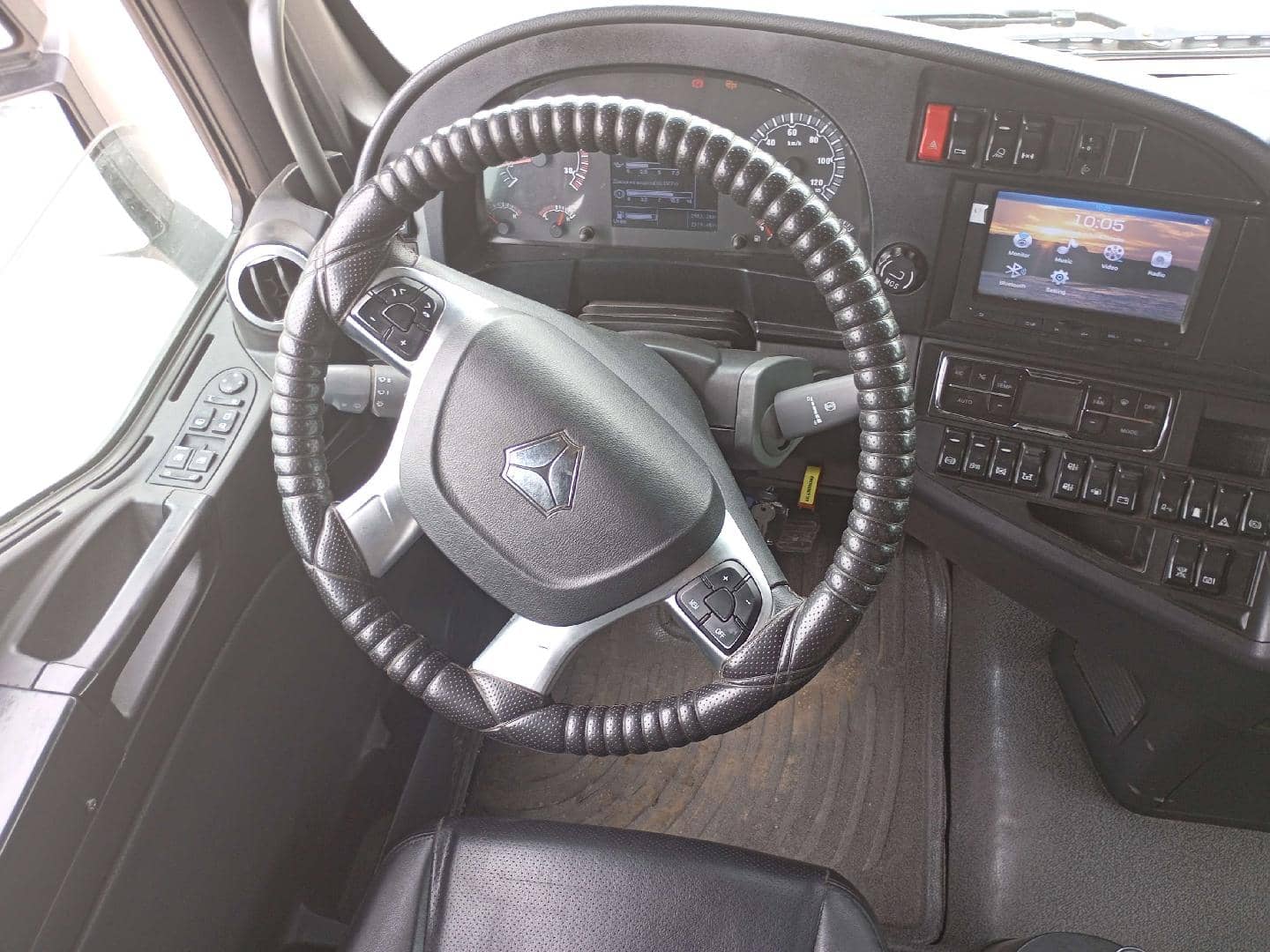 Sitrak ZZ4186V391HE,  231 010 км, 2023 года в лизинг