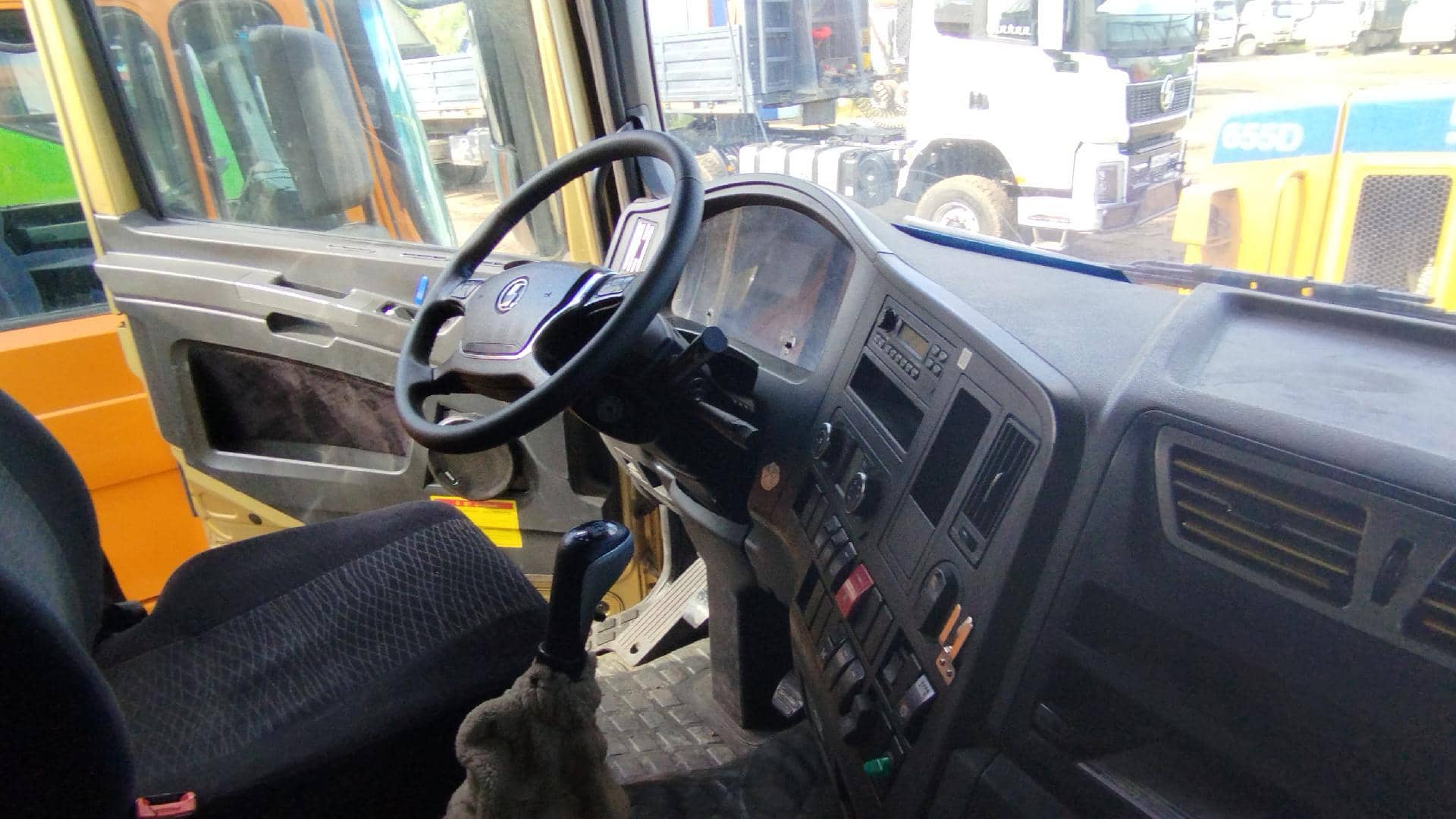 Shacman SX33186T366,  348 000 км, 2022 года в лизинг