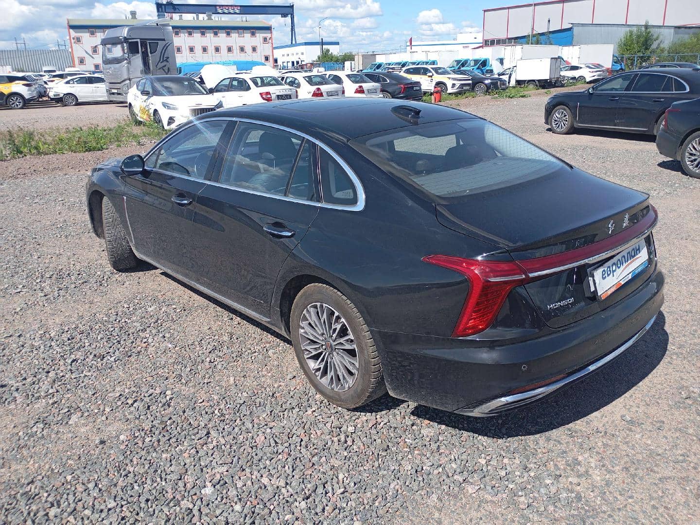 Hongqi H5,  77 957 км, 2024 года в лизинг