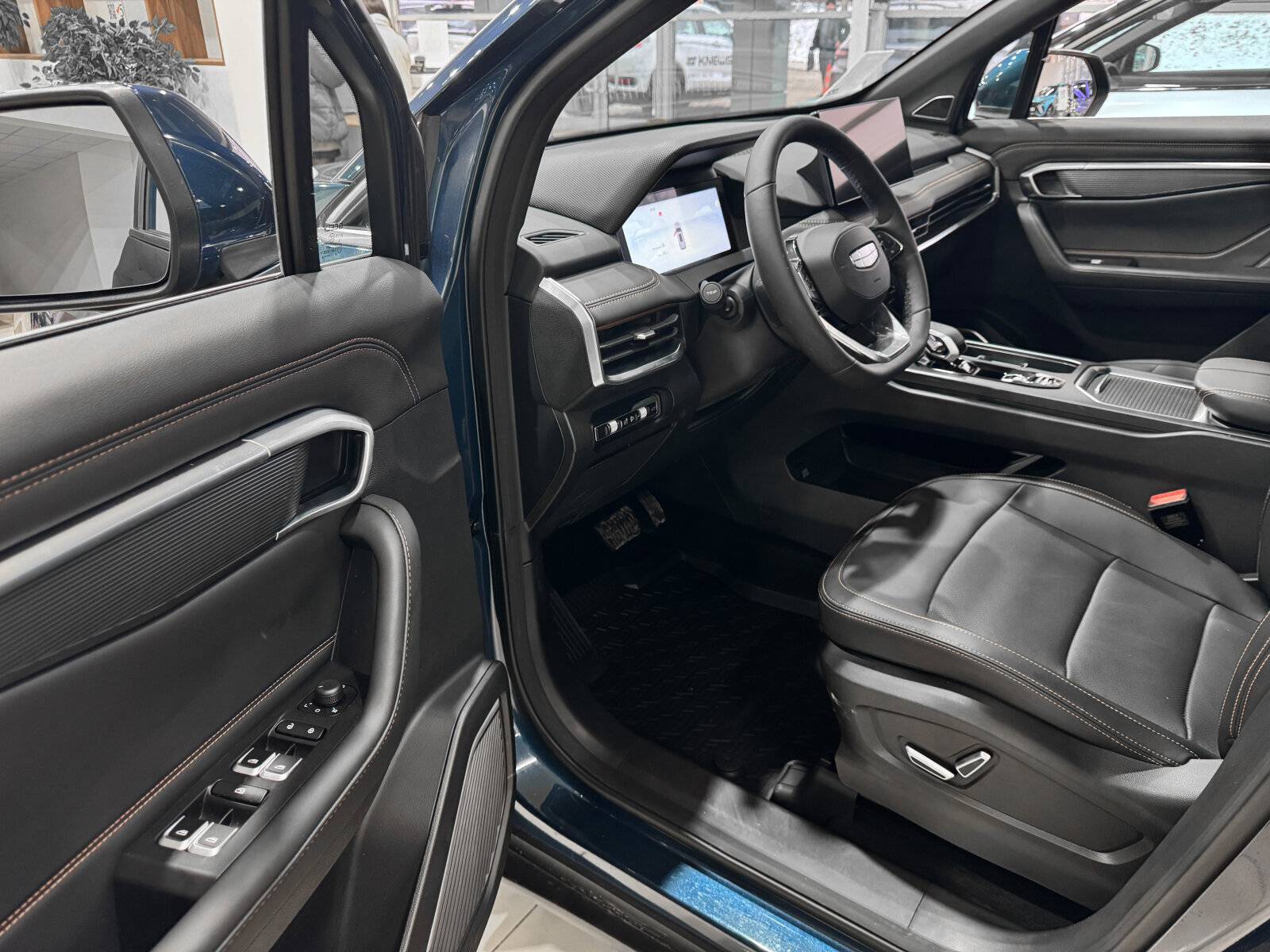 Geely Okavango Flagship 2.0T 7DCT 2WD