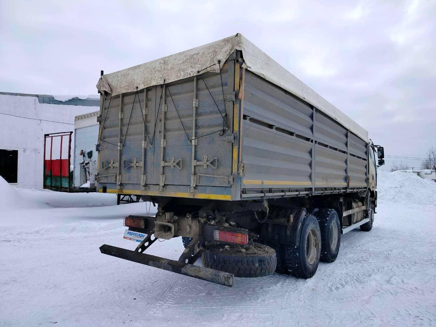 FAW CA3250P66K24T1E5 6х4,  108 419 км, 2023 года в лизинг
