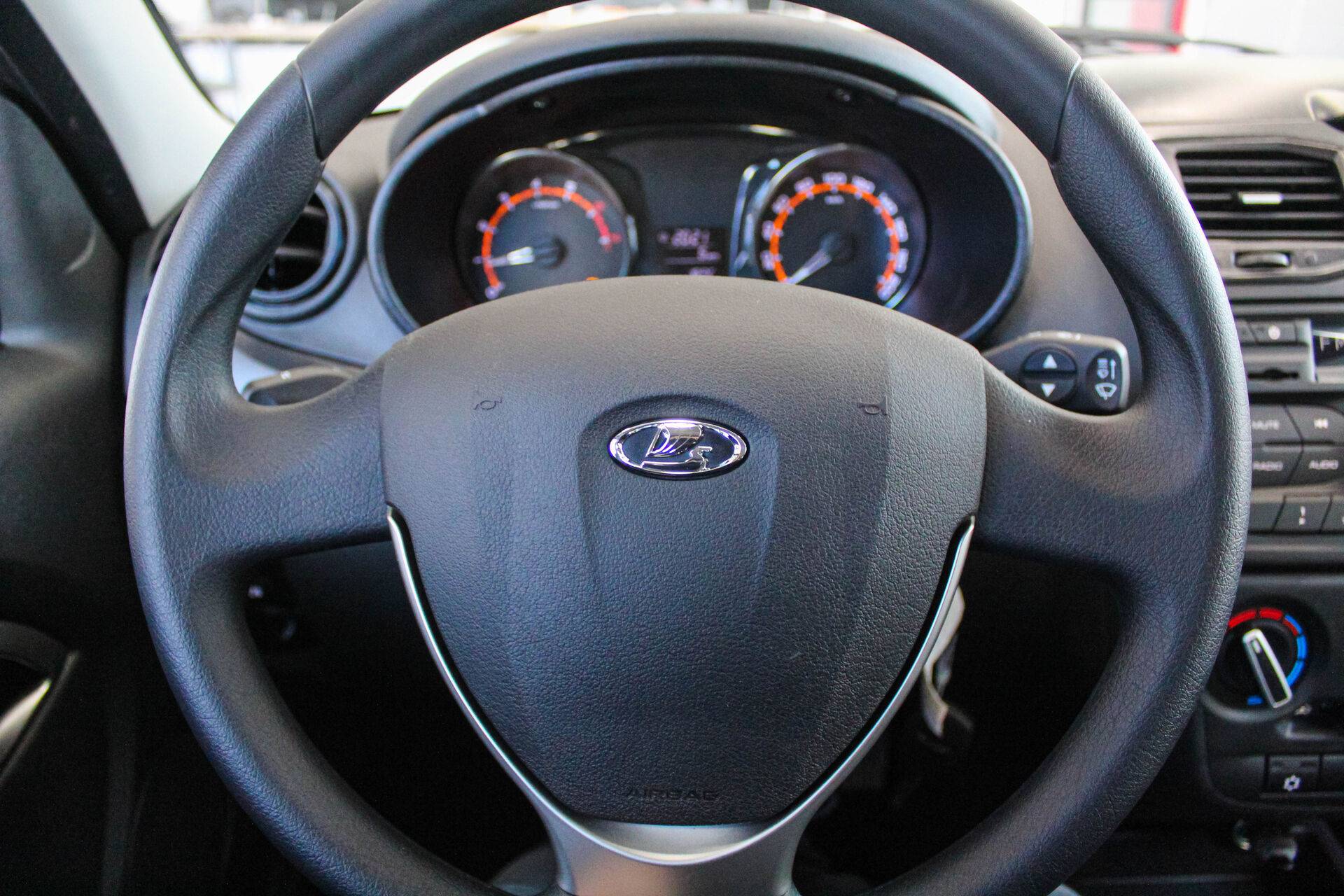 Lada Granta седан Comfort'24 1.6 90hp 5MT