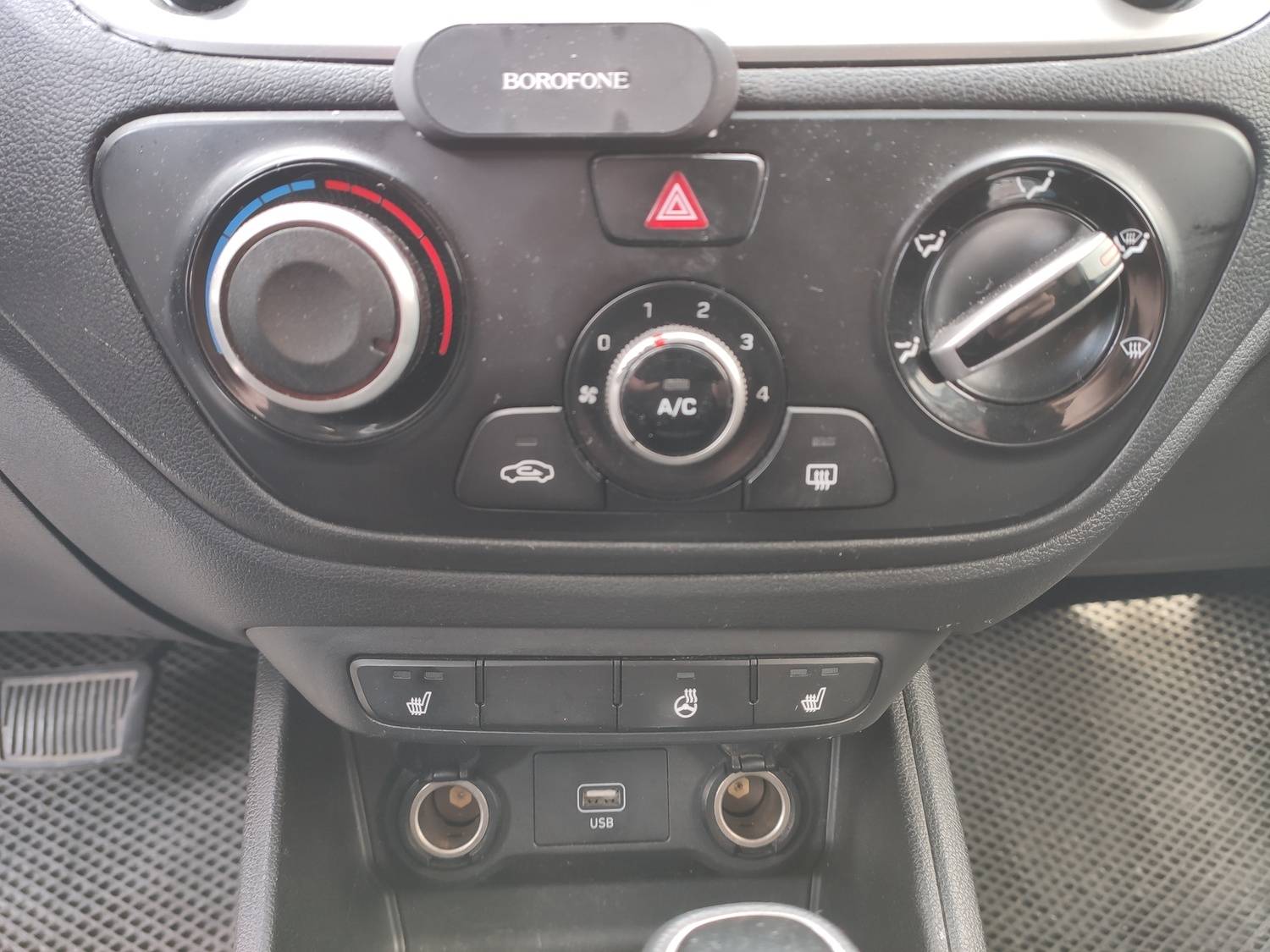 Hyundai Solaris,  273 020 км, 2019 года в лизинг