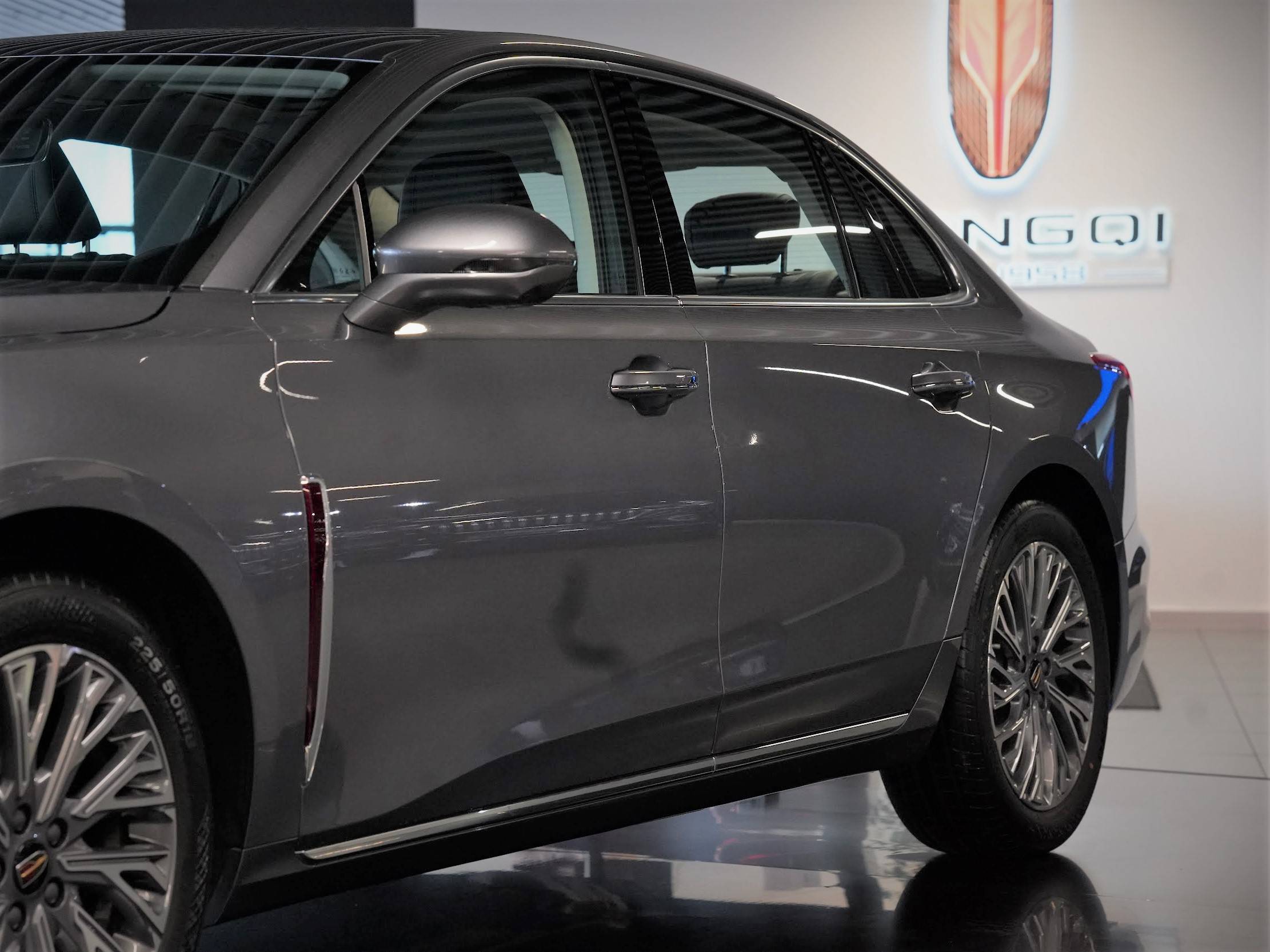 Hongqi H5 Deluxe 2.0T