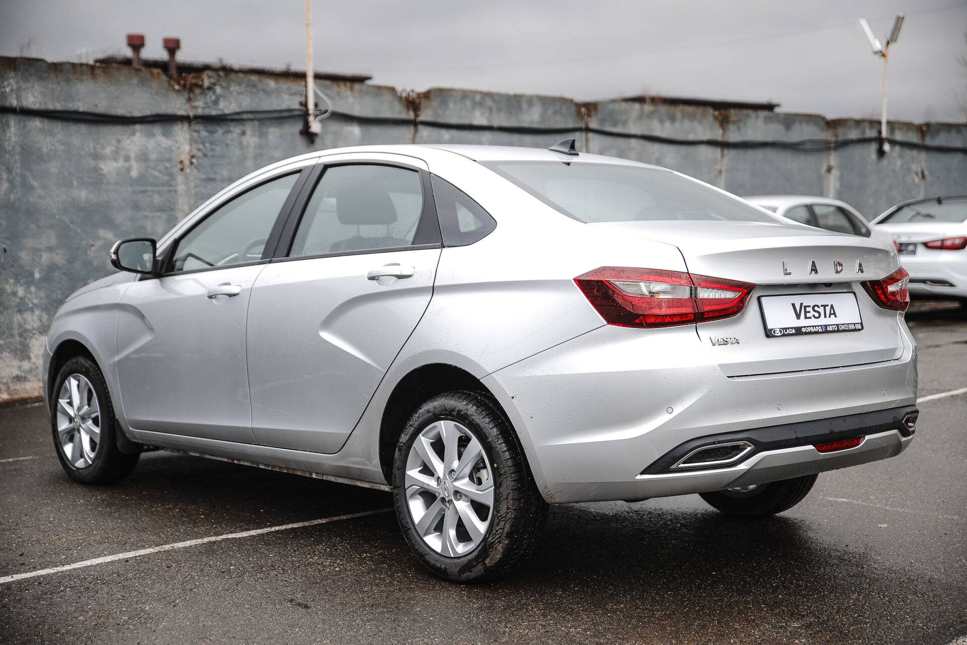 Lada Vesta седан Enjoy 24 1.8 122hp AT