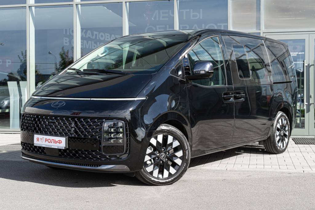 Hyundai Staria Luxe 2.2 CRDi 8AT 4WD