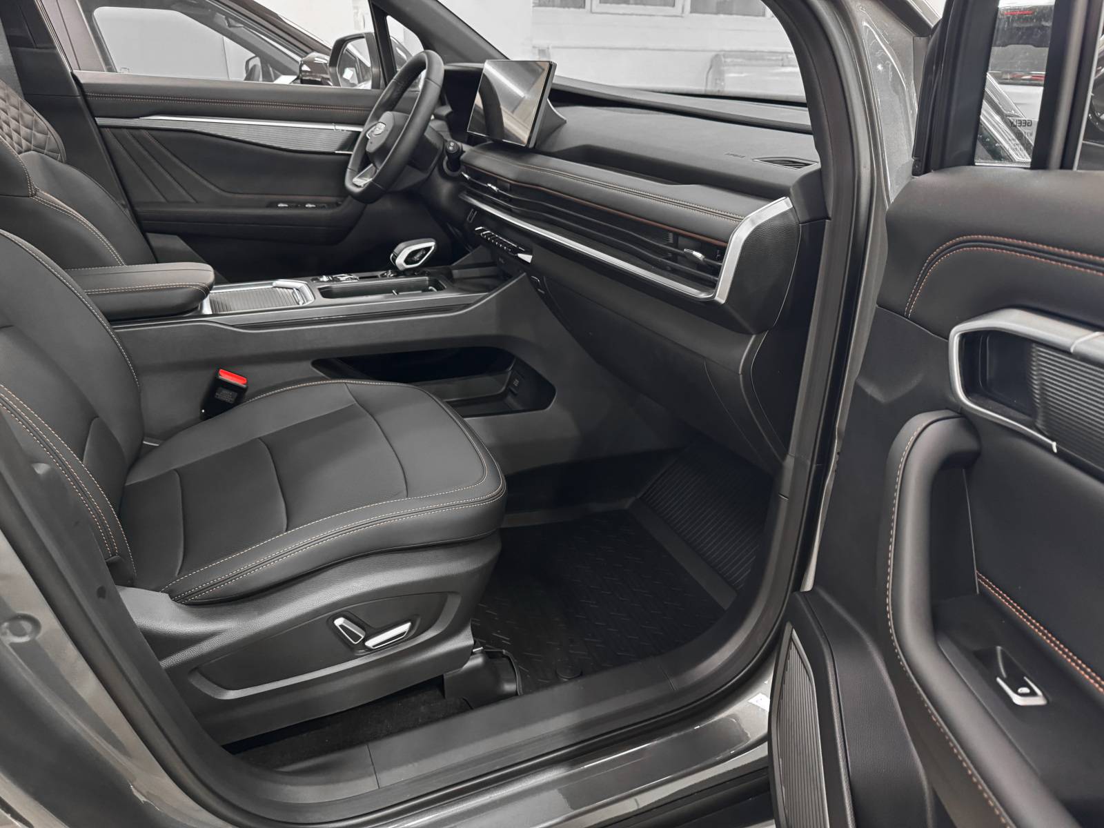 Geely Okavango Flagship 2.0T 7DCT 2WD