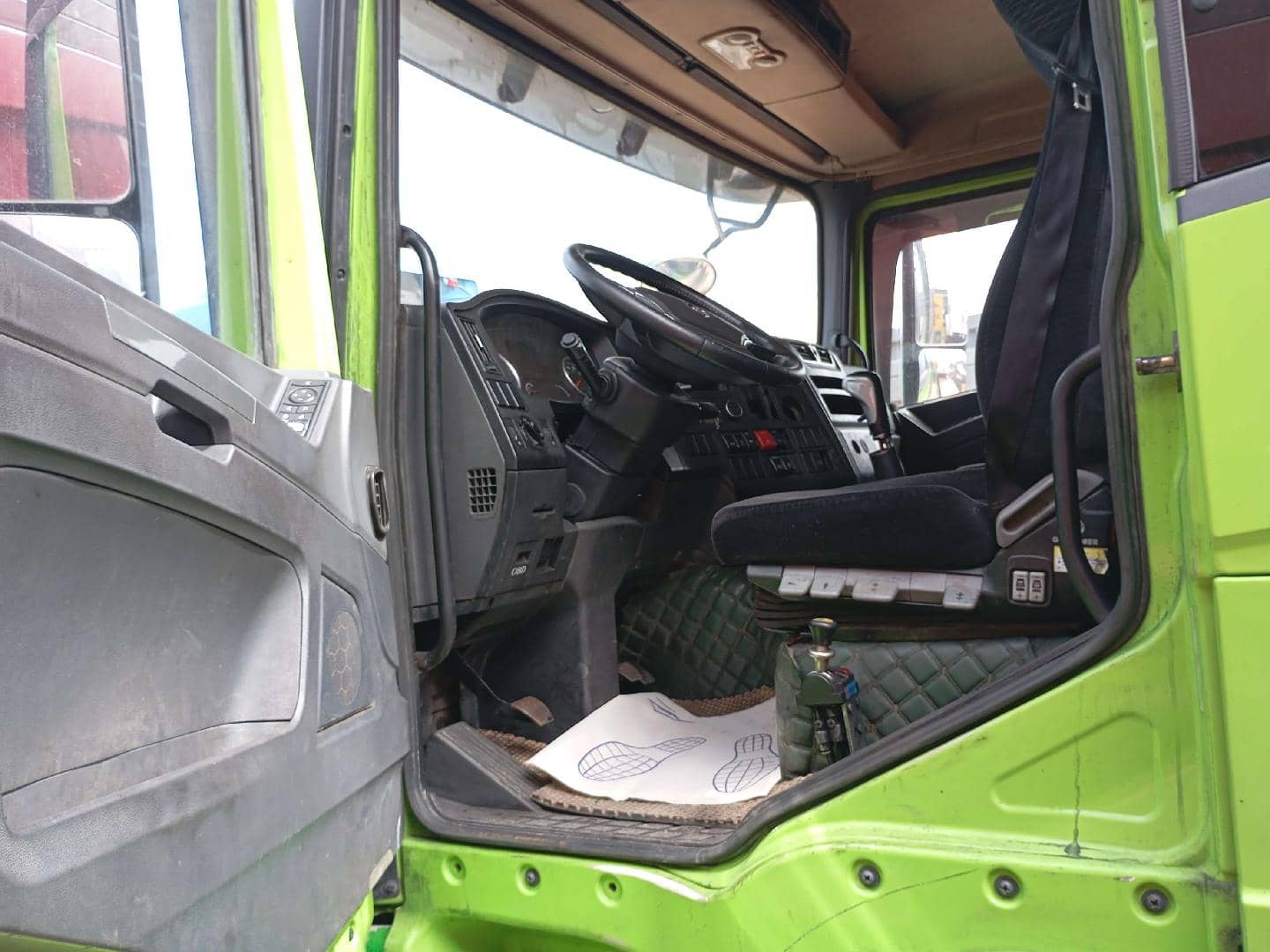 Shacman SX331863366,  209 138 км, 2022 года в лизинг