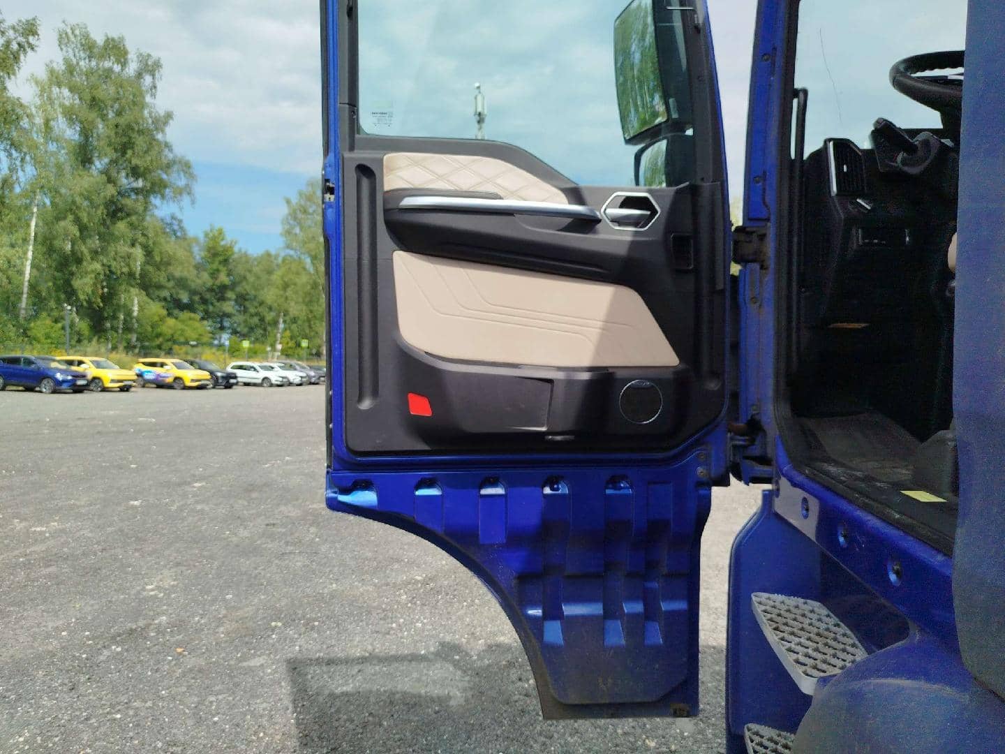 Sitrak C7H MAX ZZ4186V391HE,  593 997 км, 2023 года в лизинг