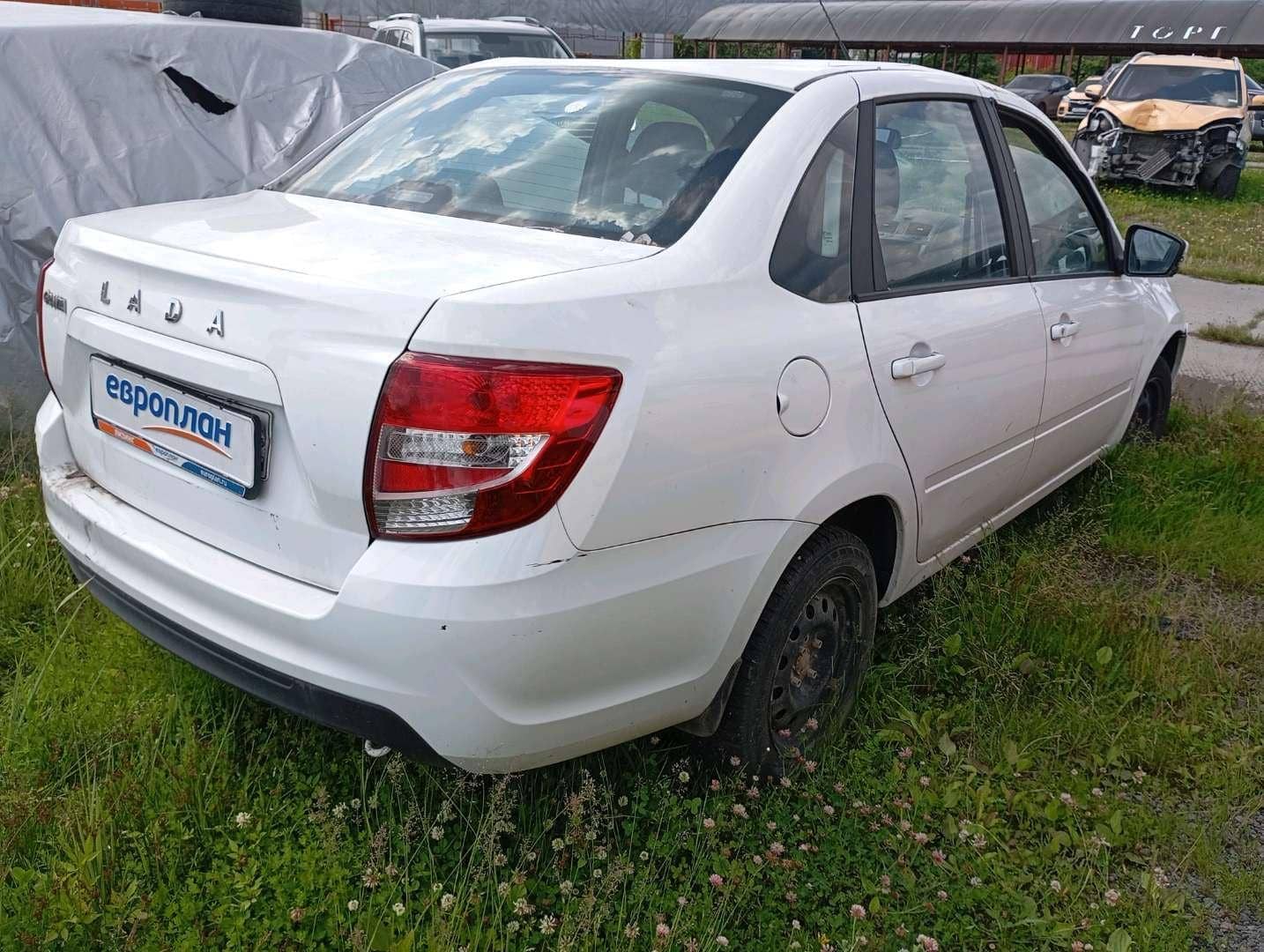 Lada Granta седан,  100 000 км, 2023 года в лизинг