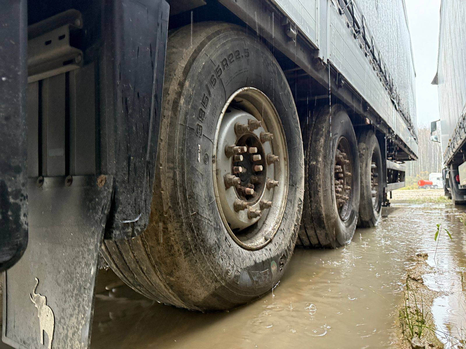 SCHMITZ Шторно-бортовой 9084, 2016 года в лизинг