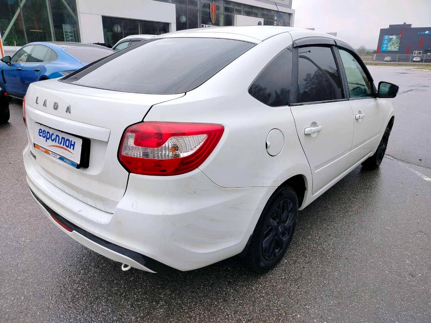 Lada Granta лифтбек,  186 243 км, 2024 года в лизинг
