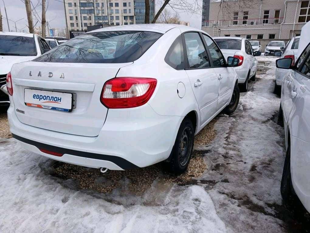 Lada Granta лифтбек,  127 514 км, 2023 года в лизинг