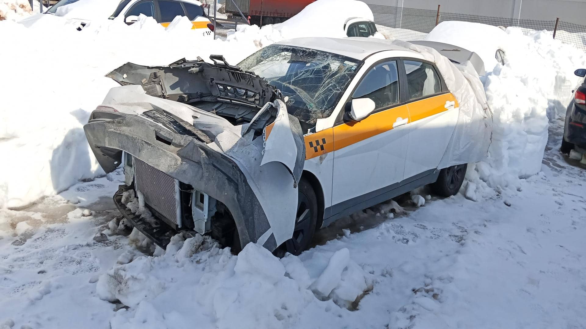 Hyundai Elantra,  27 000 км, 2023 года