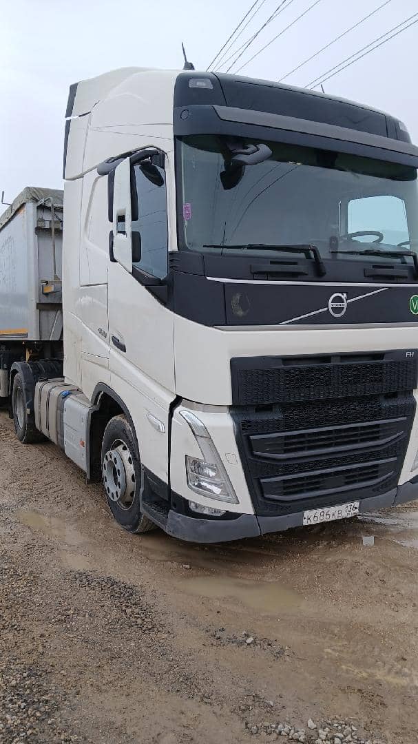 Volvo FH 460 4x2 (FH Globetrotter),  639 725 км, 2022 года в лизинг