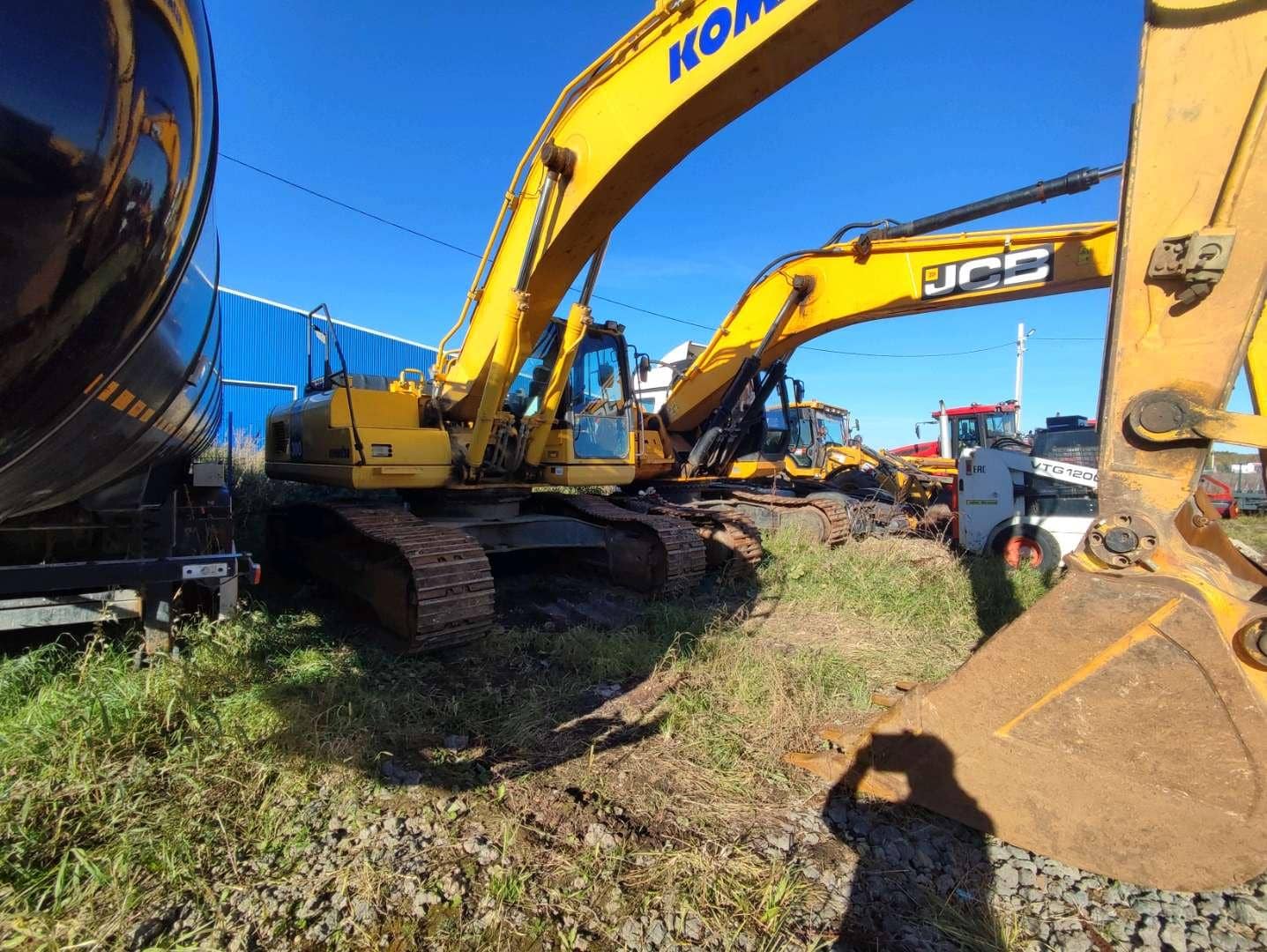 KOMATSU PC300-8MO