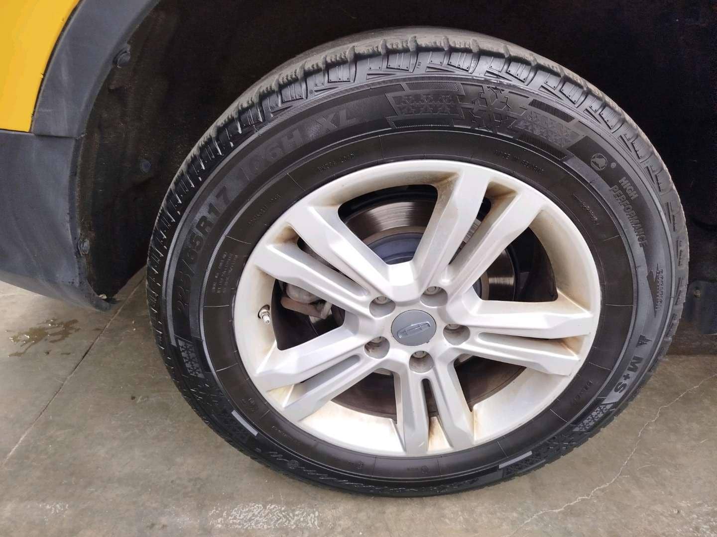 Geely Atlas Pro,  210 347 км, 2023 года в лизинг