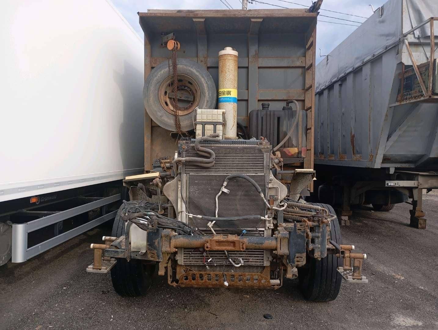 Shacman SX331863366 (скальный кузов),  300 000 км, 2022 года в лизинг