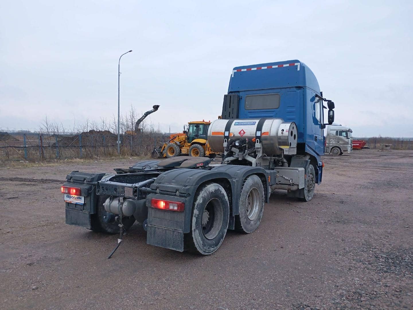 HONGYAN CQ4187HD12381T LNG,  4 431 км, 2023 года в лизинг