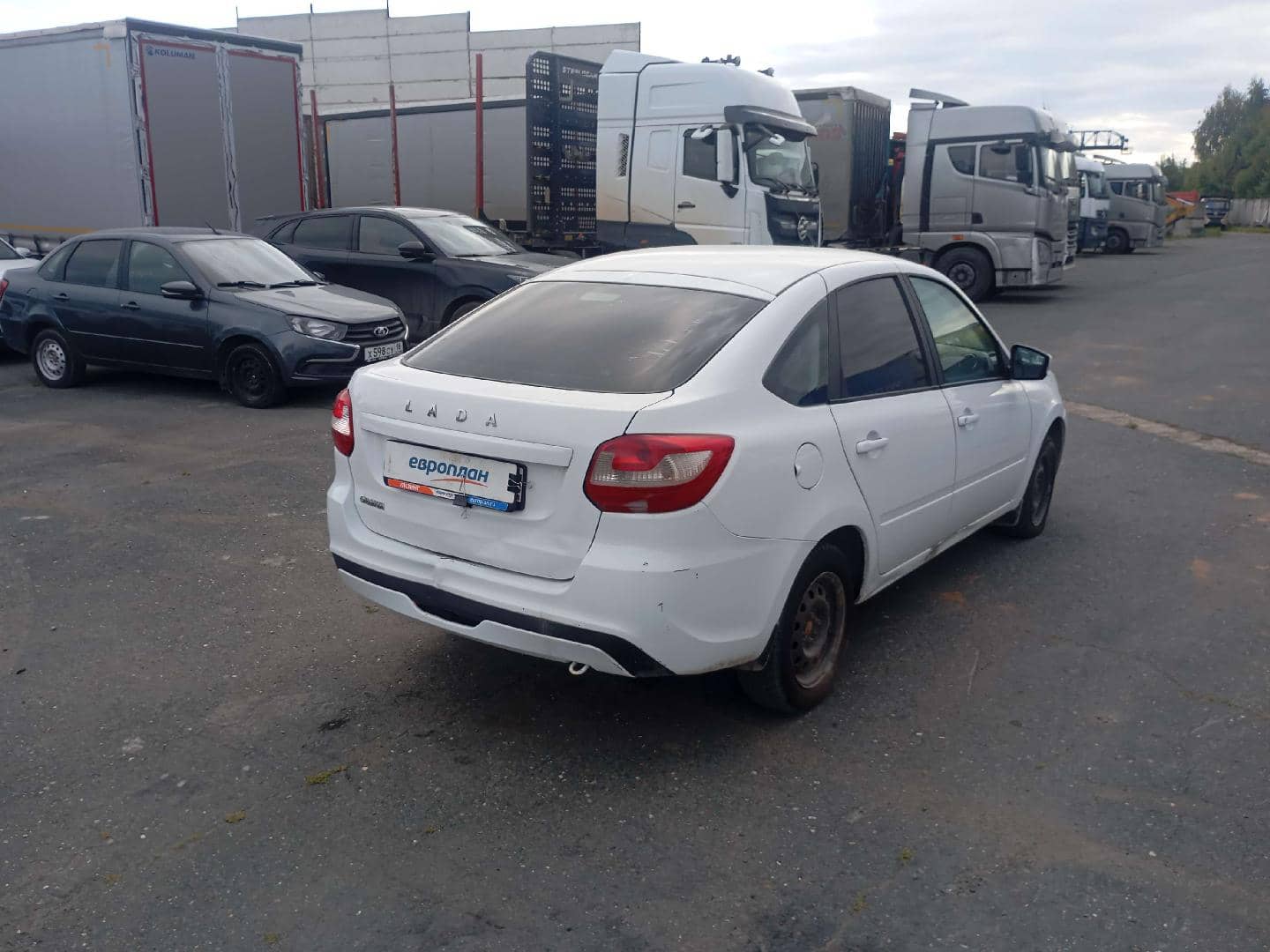 Lada Granta лифтбек,  157 983 км, 2024 года в лизинг