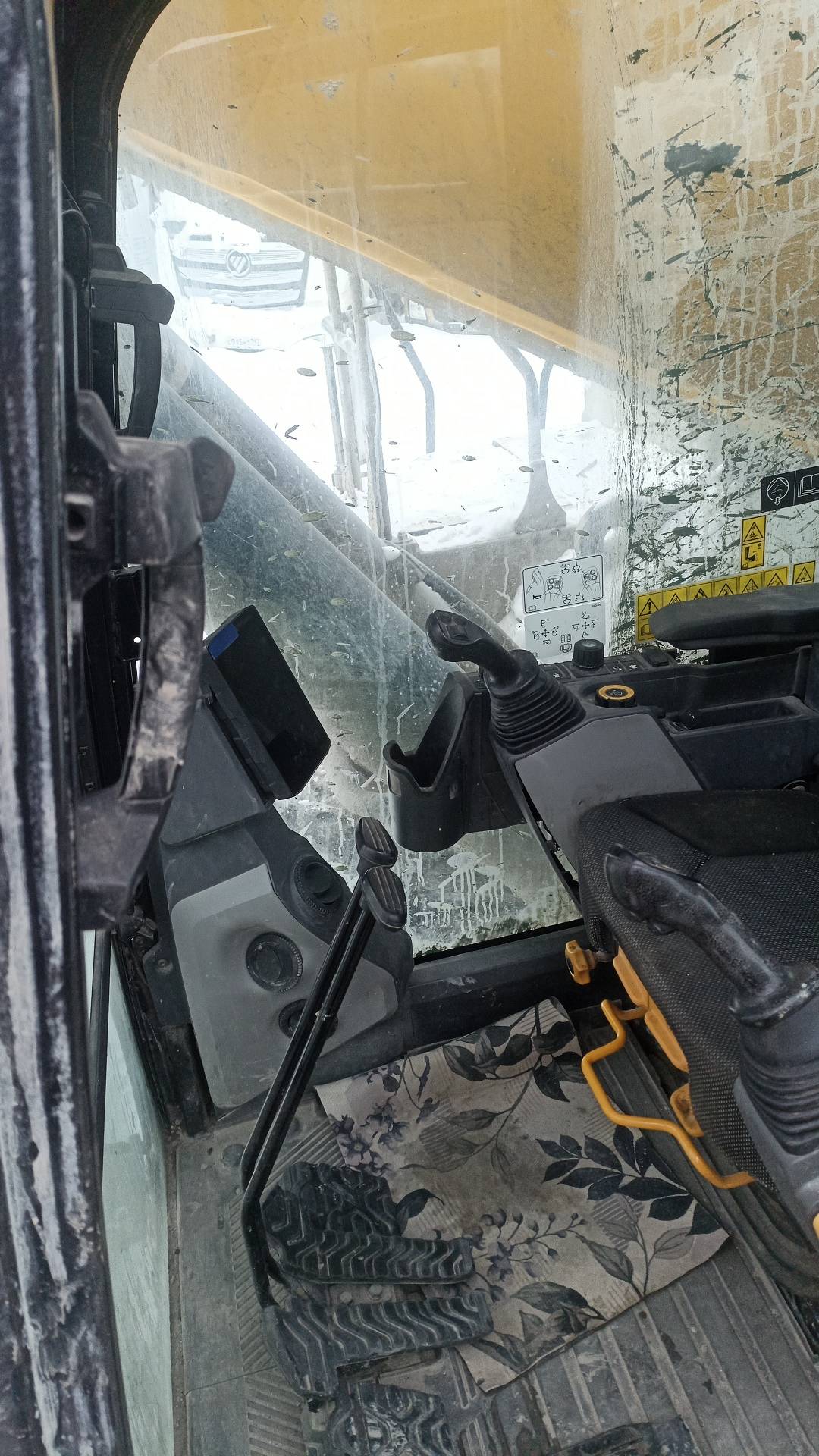 CATERPILLAR 374, 2021 года в лизинг