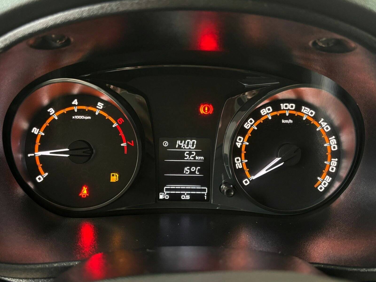 Lada Granta седан Classic 24 Кондиционер 1.6 90hp 5MT