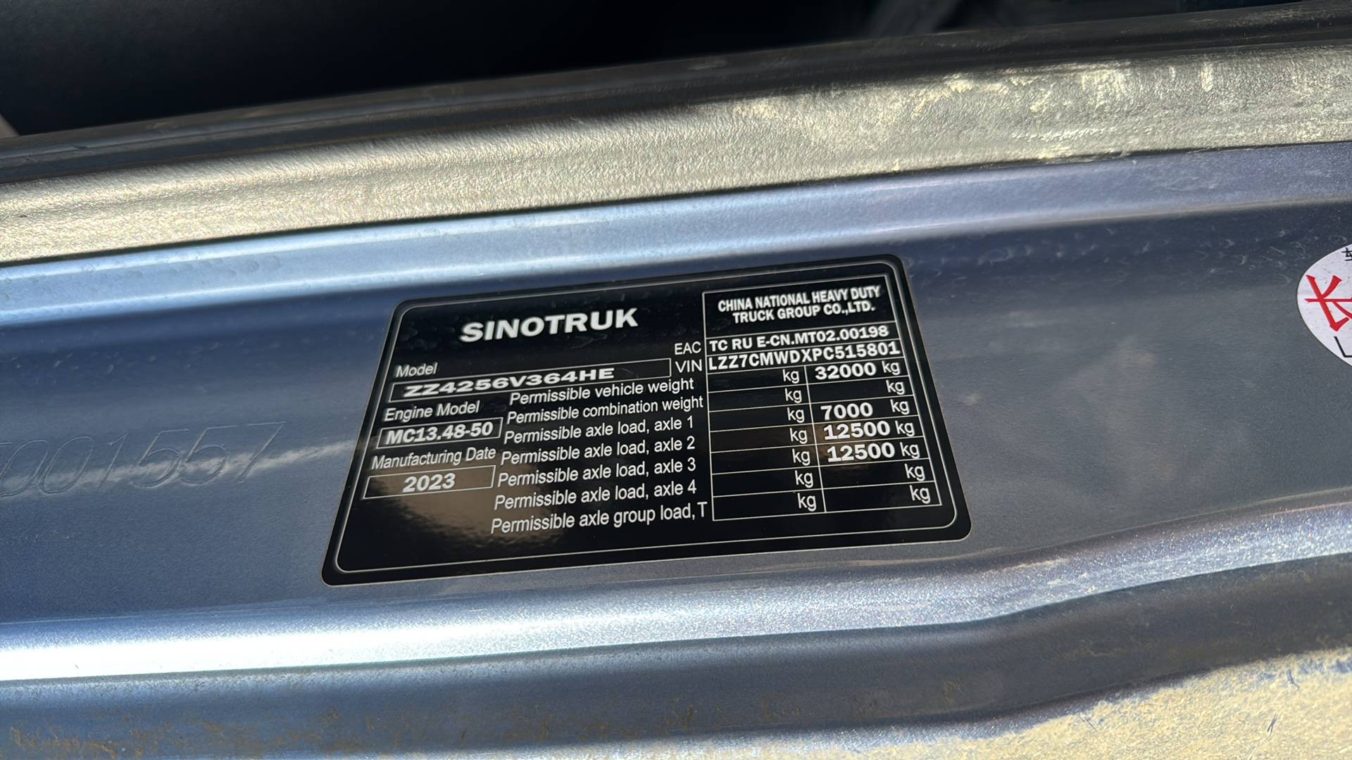 Sitrak С7Н MAX 6×4 ZZ4256V364HE,  122 499 км, 2023 года в лизинг